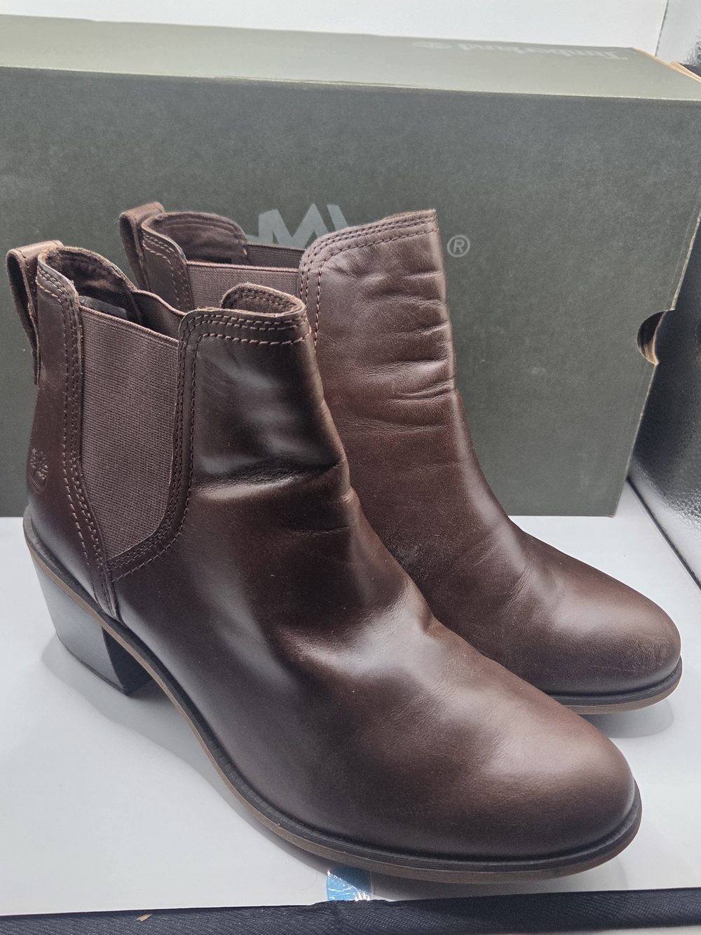 Timberland Chelsea Leather Boots with a block heel and elastic side panels